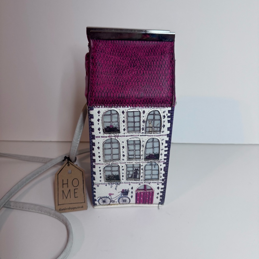 NWT Home Disaster Designs Whimsical Canal House Bag Magnet Closure